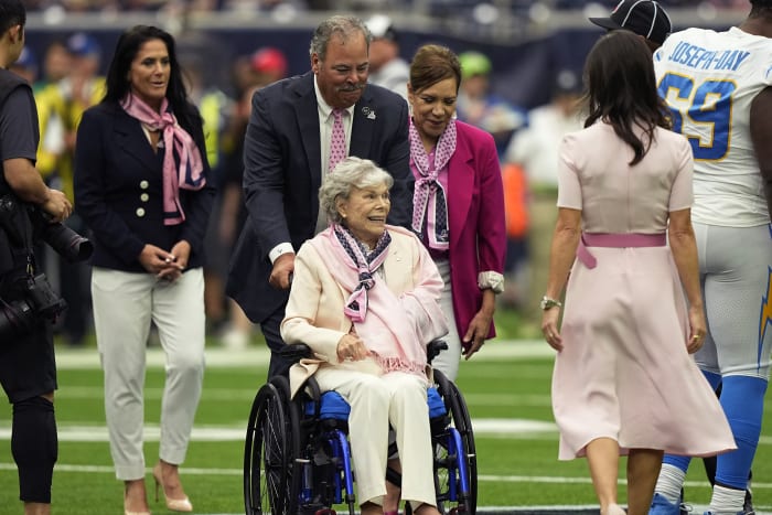‘I’m thrilled:’ Janice McNair to be inducted into Houston Texans’ Ring of Honor