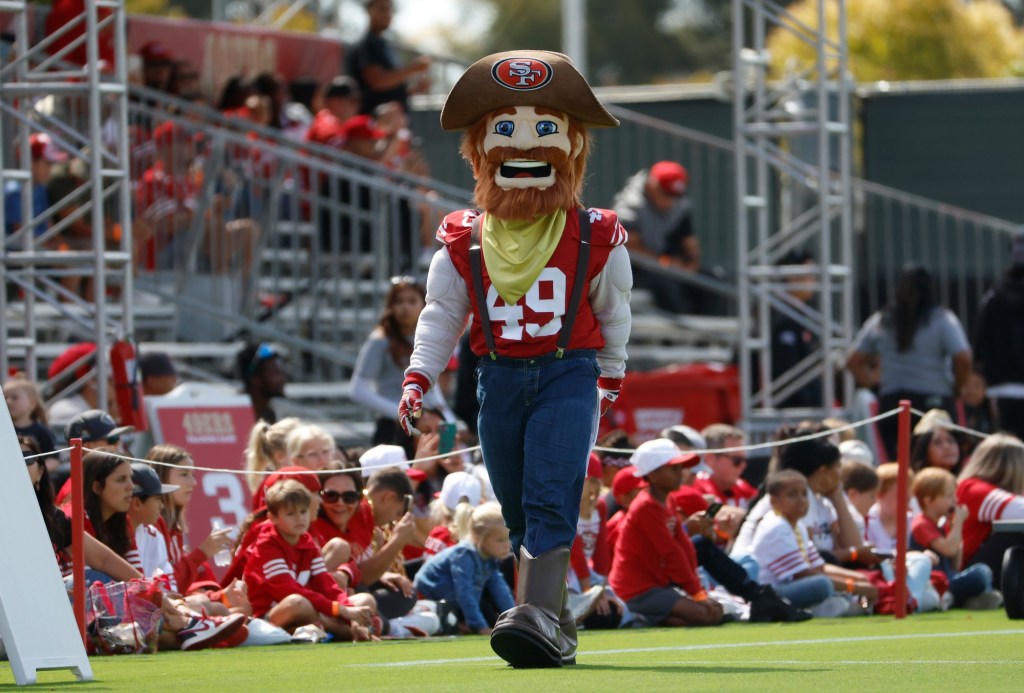 49ers training camp drama-free early, unlike 2024 circus