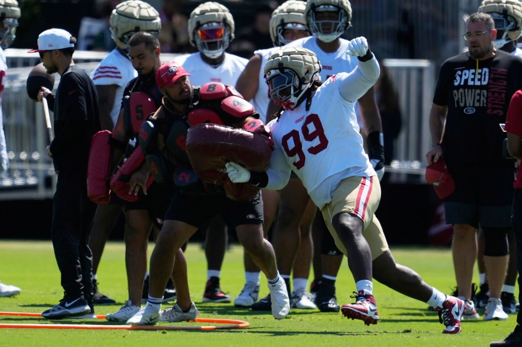 49ers' C.J. West shows off 'violent' hands on rebuilt defense