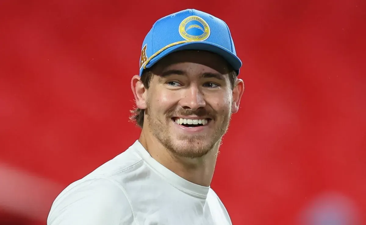 Chargers lock up key weapon for Justin Herbert, Jim Harbaugh after losing Mike Williams to retirement