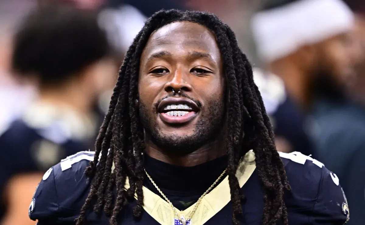 Saints sign possible starting quarterback to play alongside Chris Olave, Alvin Kamara ahead of 2025 NFL season