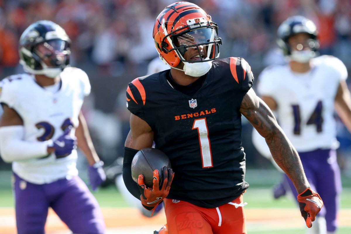 Bengals' Chase, Ravens' Jackson, two Eagles enter 'Madden' 99 club