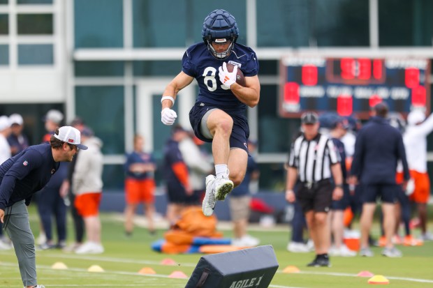 Bears tight end Cole Kmet completes a drill during practice at Halas Hall on Tuesday, June 3, 2025. (Eileen T. Meslar/Chicago Tribune)