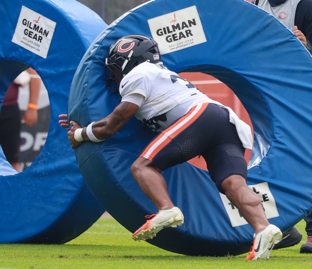 Chicago Bears safety Jonathan Owens (36) goes through tackling drills during training camp on July 28, 2025, in Lake Forest. (Stacey Wescott/Chicago Tribune)