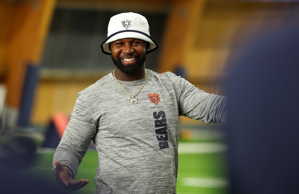 Chicago Bears great Devin Hester leads military football camp