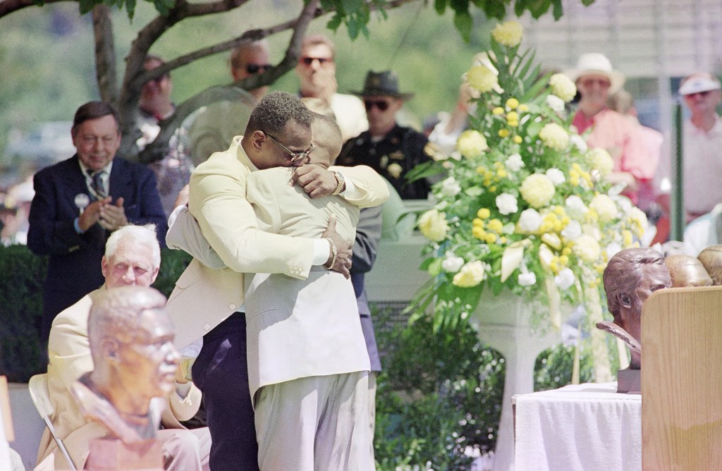 Bears legend Walter Payton — 'Sweetness' — inducted into Pro Football Hall of Fame