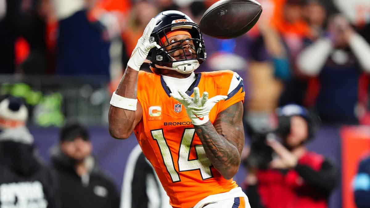 Denver Broncos wide receiver Courtland Sutton (14) prepares to pull in a touchdown reception in the fourth quarter against the Indianapolis Colts at Empower Field at Mile High.