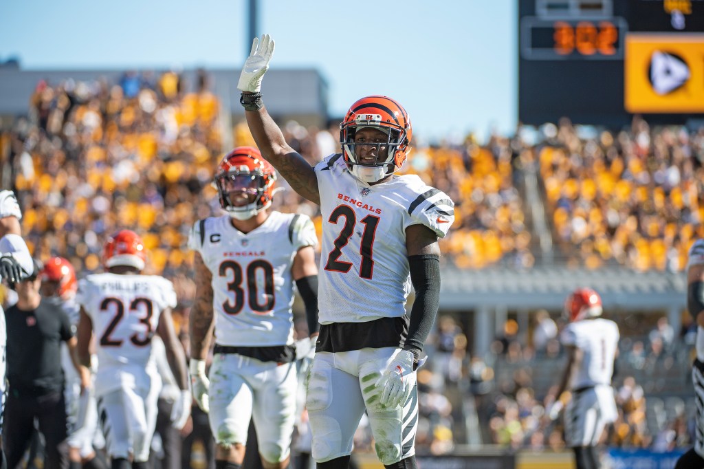 Dolphins to sign veteran slot CB after Kohou sustains injury