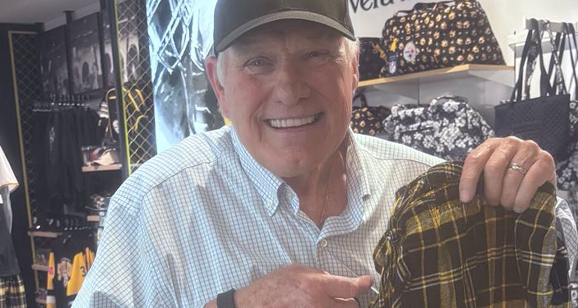 Terry Bradshaw shows his true feelings towards Pittsburgh Steelers after telling Aaron Rodgers to 'stay in California'
