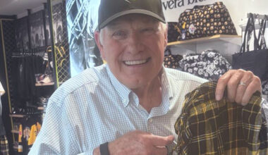 Terry Bradshaw shows his true feelings towards Pittsburgh Steelers after telling Aaron Rodgers to 'stay in California'