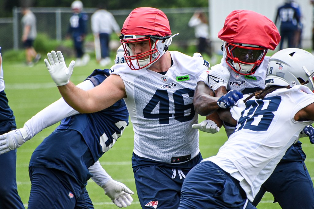 Patriots place rookie fullback on injured reserve, sign linebacker