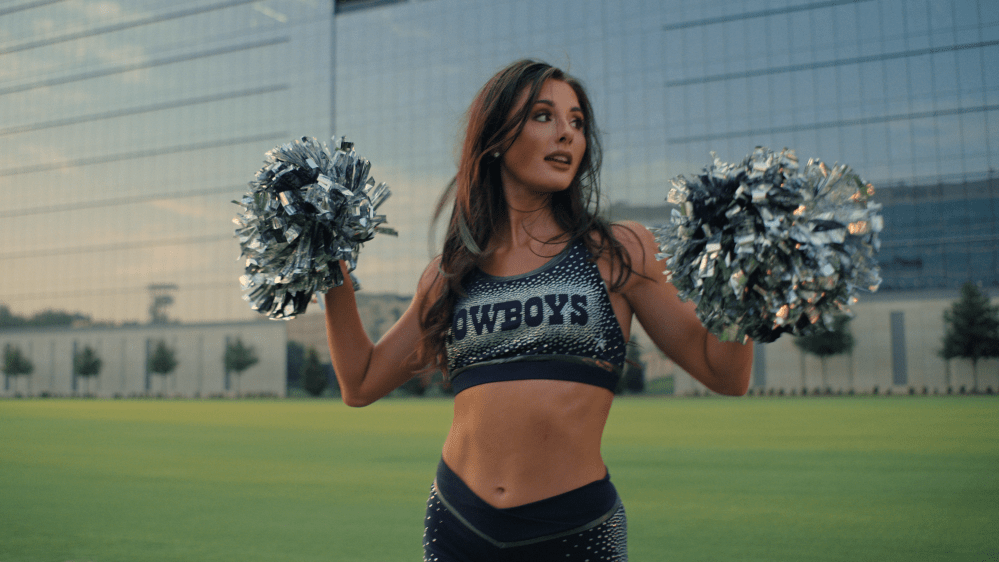 Dallas Cowboys Cheerleader Reece Weaver Struggles With Body Image Americas Sweethearts Season 1