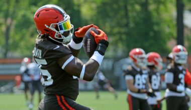 Browns, Panthers Connected In David Njoku Trade Talks