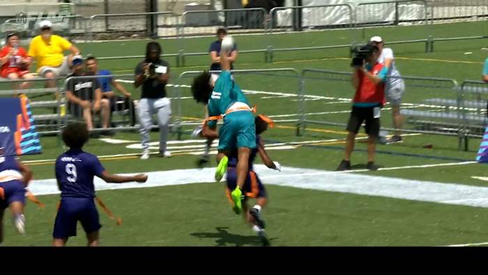Star Mandarin WR catches incredible TD for Jacksonville NFL flag football team