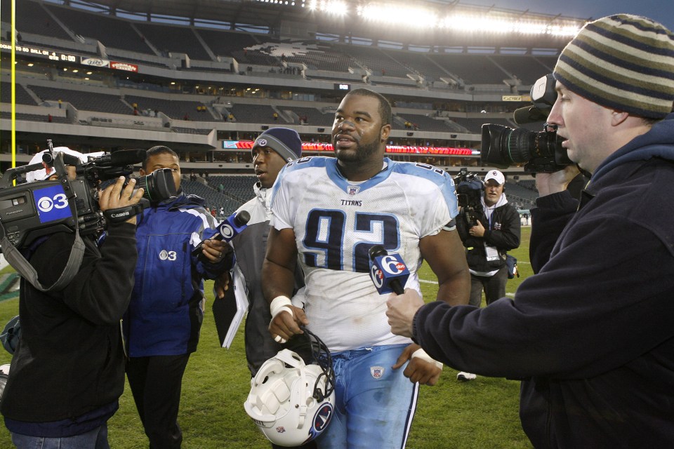 The Titans Albert Haynesworth (92) leaves the field after the game. The Tennessee Titans defeated the Philadelphia Eagles 31 to 13 at Lincoln Financial Field in Philadelphia, Pennsylvania on November 19, 2006. (Photo by Joseph Labolito/NFLPhotoLibrary)