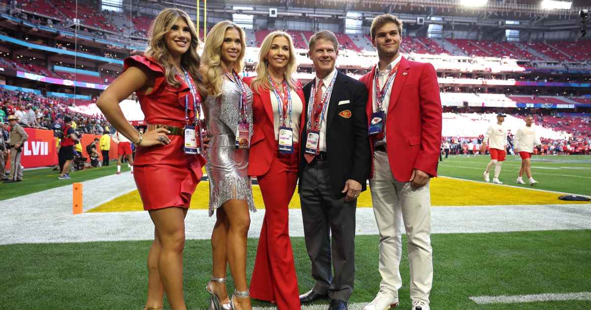 Clark Hunt's Family: Meet Kansas City Chiefs Owner's Wife and Kids