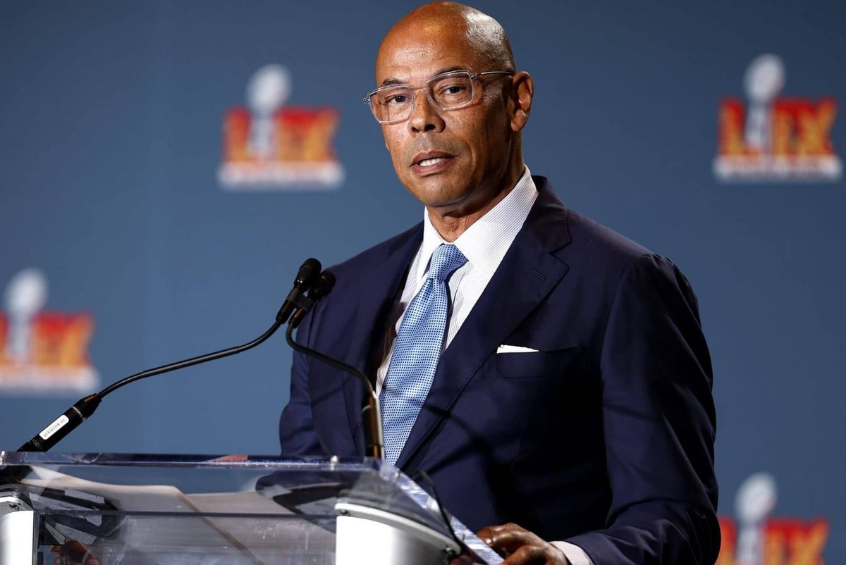 NFL players deserve a leader, not a lightweight, who ferociously fights for their rights