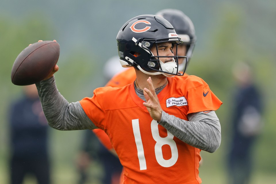 LAKE FOREST, ILLINOIS - JUNE 04: Caleb Williams #18 of the Chicago Bears throws a pass during a drill during Chicago Bears OTA Offseason Workout at Halas Hall on June 04, 2025 in Lake Forest, Illinois. (Photo by Michael Reaves/Getty Images)