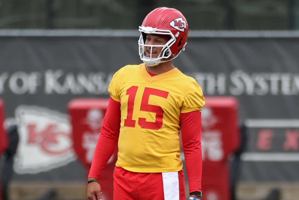 KANSAS CITY, MO - JUNE 18: Kansas City Chiefs quarterback Patrick Mahomes (15) during OTA's on June 18, 2025 at the Chiefs Training Facility in Kansas City, MO. (Photo by Scott Winters/Icon Sportswire via Getty Images)