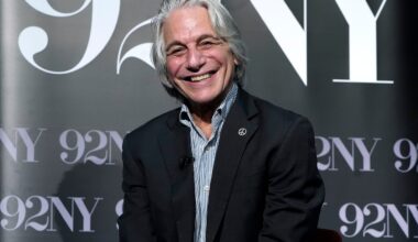 Tony Danza stars in new Hallmark Christmas movie with Buffalo Bills