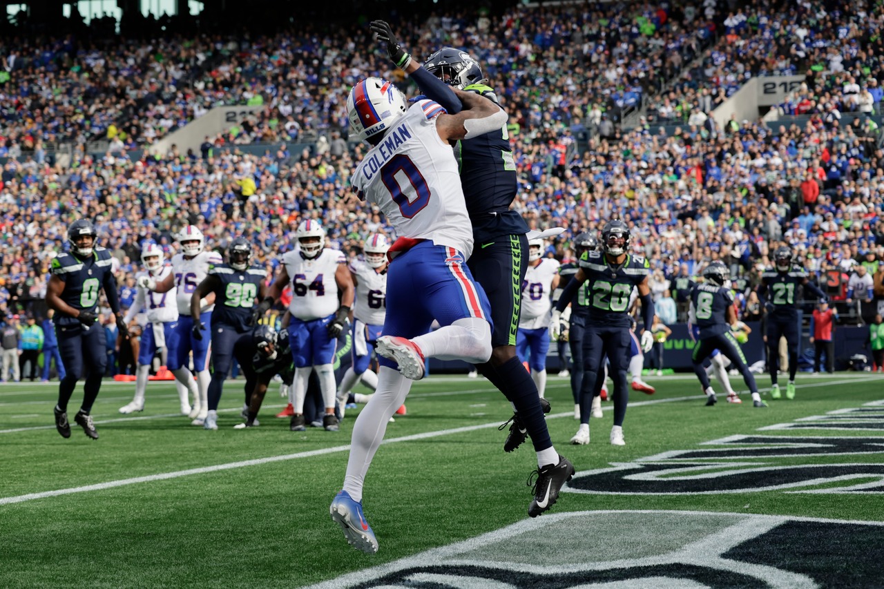 Bills dismantle Seahawks in 31-10 win to move to 6-2 (final score, recap, photos)