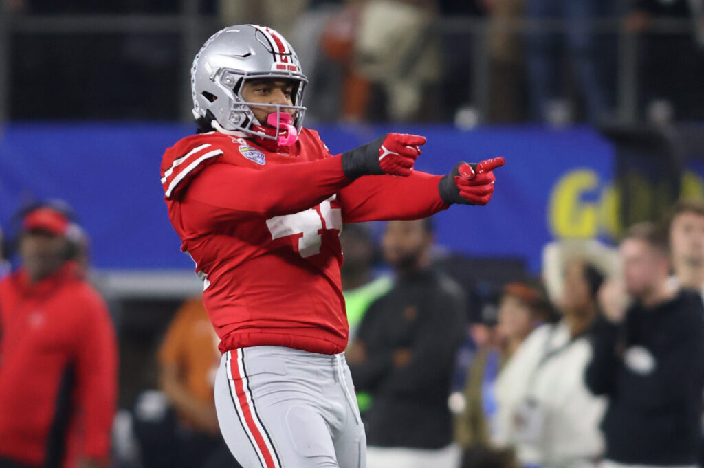 Colts Sign DE JT Tuimoloau; Finish Draft Signings