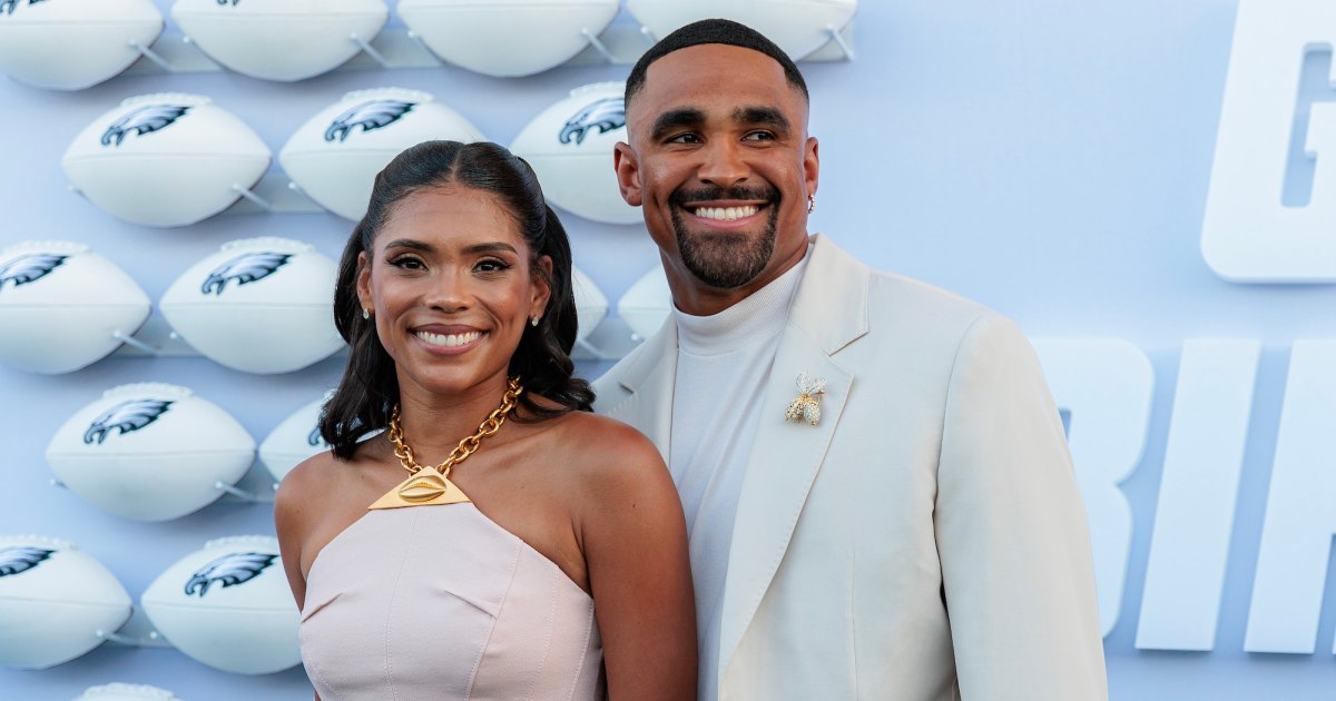 Eagles Super Bowl Ring Ceremony Highlights NFL’s Cutest Couples