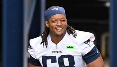 Mike Vrabel Impressed By 'Quick-Learner' Patriots Rookie