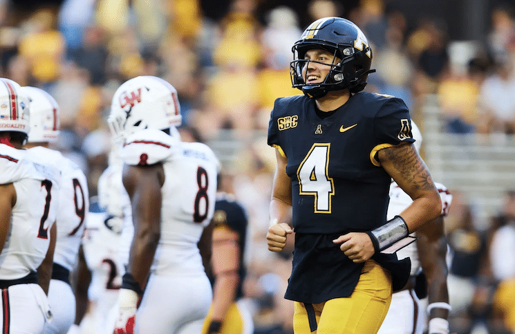 Miles Kitselman Gives Insight on his First Impression of Tennessee Quarterback Joey Aguilar