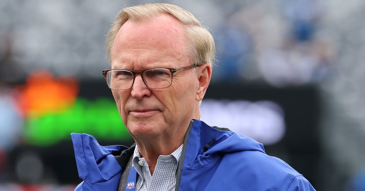 New York Giants hire Moeblis & Co. to shop 10% stake in club