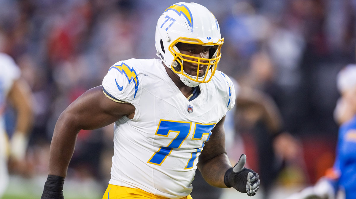 Los Angeles Chargers guard Zion Johnson (77) against the Arizona Cardinals at State Farm Stadium.