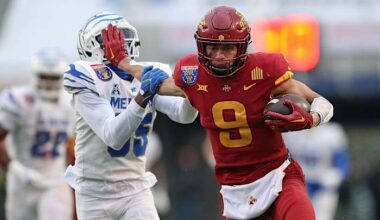 The Texans gave a second-round pick a fully guaranteed rookie deal. Now, 30 of the 32 second rounders remain unsigned