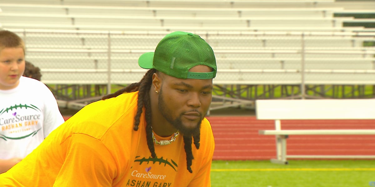 Rashan Gary hosts youth football camp in Green Bay
