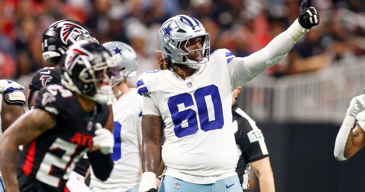 Tyron Smith is taking a hands on approach to helping Cowboys LT Tyler Guyton