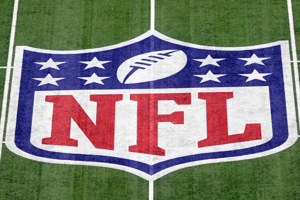 NFL fining more than 100 players for selling Super Bowl tickets above face value, source says