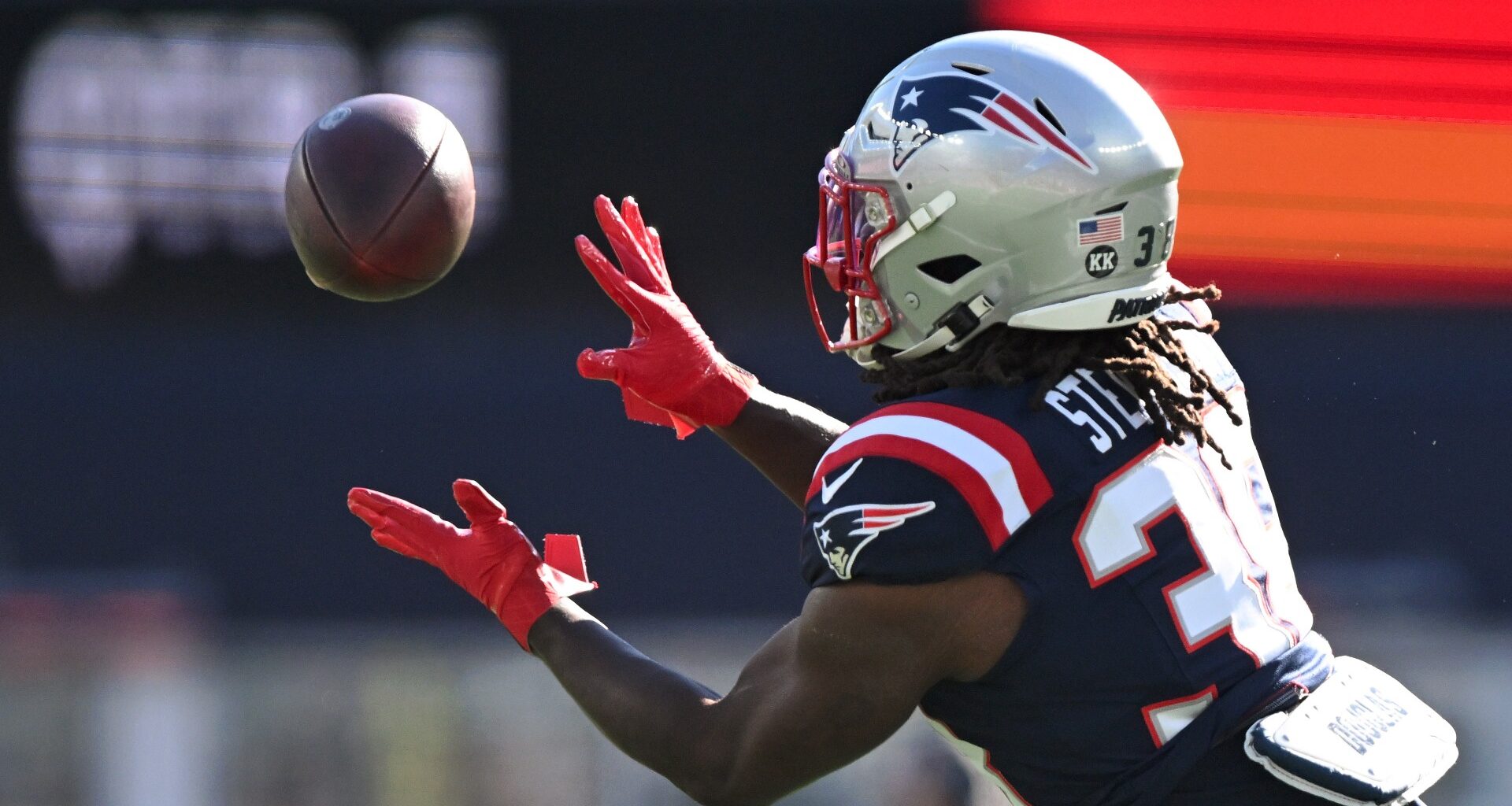 Patriots Insider Flags Rhamondre Stevenson’s Deal As Key Contract To Watch In 2025