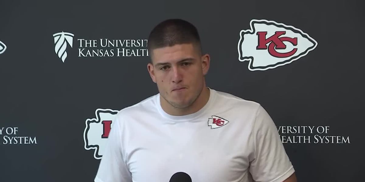 Chiefs player George Karlaftis hosts youth football camp