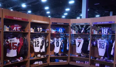 Jared Verse feels humbled as retired Aaron Donald returns to Rams not to play but to inspire