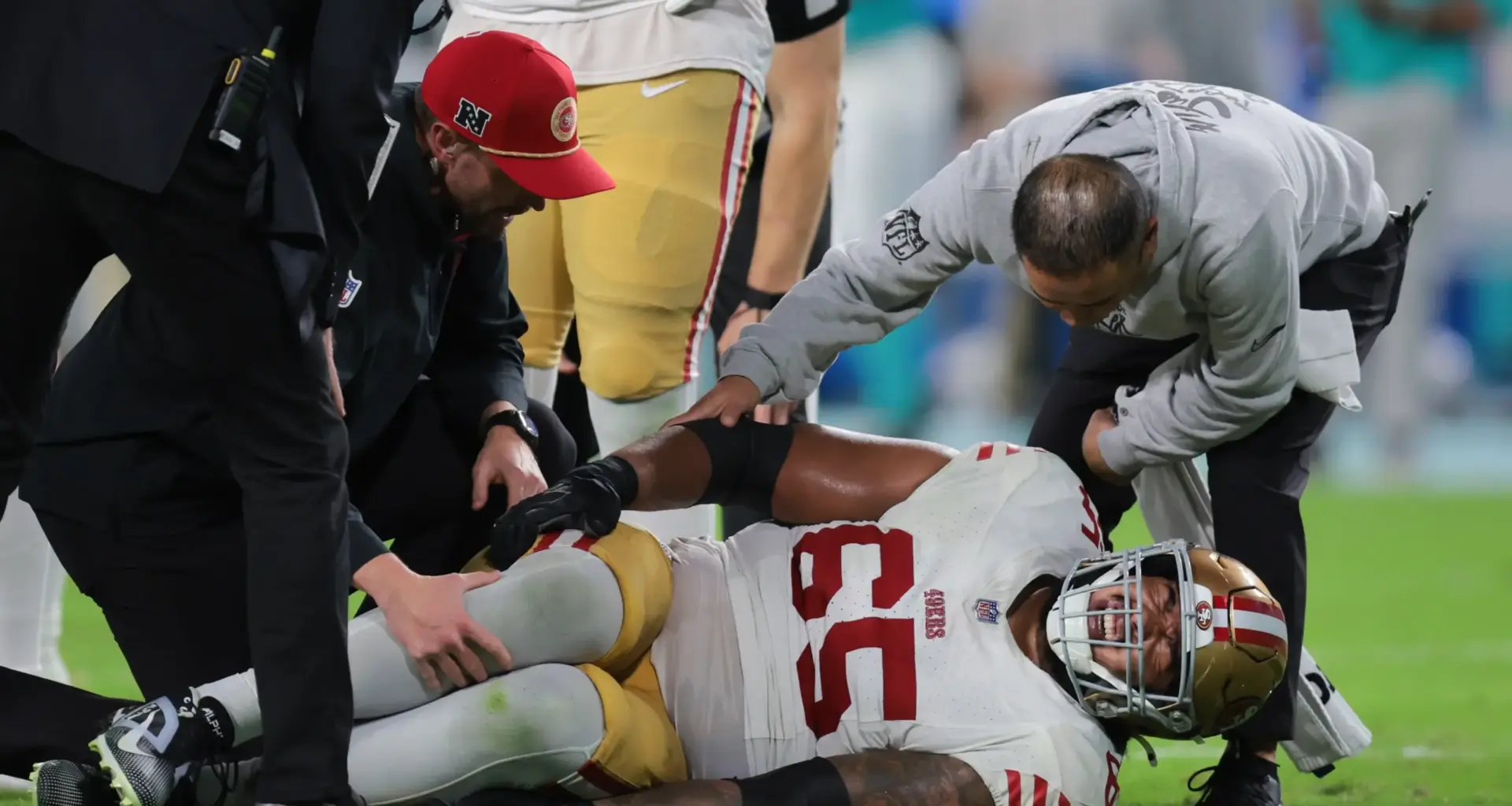 Aaron Banks' departure ignites fierce left guard battle as 49ers seek to fill crucial gap