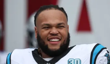 Robert Hunt could be the solution to Las Vegas Raiders' $100M guard dilemma in strategic trade move