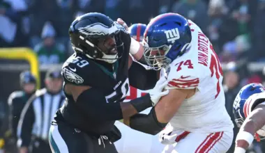 Greg Van Roten anchors Giants' line amid challenges, re-signs on $3.25M deal to prove reliability