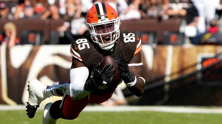 Blockbuster trade proposal sends Cleveland Browns $54 million star to Eagles image