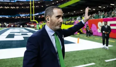 Steelers, Eagles listed as top landing spots for 4-time All-Pro defender image