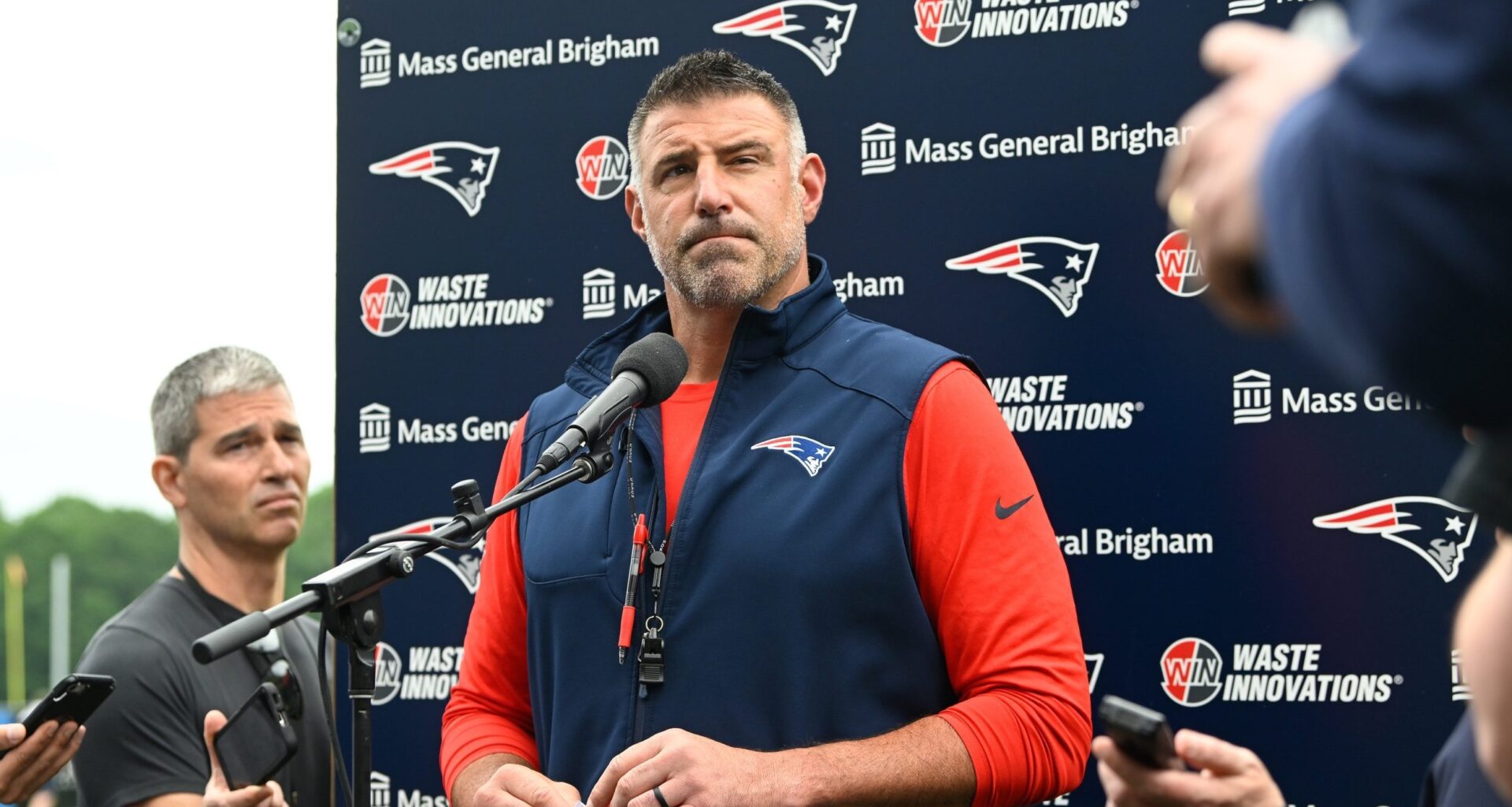 Mike Vrabel savages reporter for asking repeat question