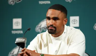 Jalen Hurts shatters Super Bowl rushing record as Eagles crush Chiefs in dominant triumph