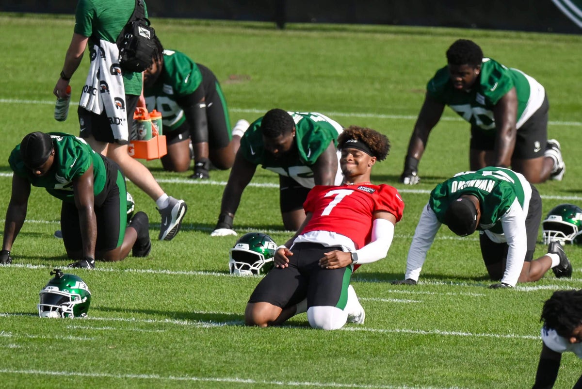 Justin Fields is OK. The Jets, for once, avoided disaster. Maybe that means something?