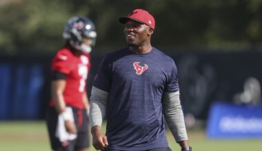 DeMeco Ryans doesn't want reporters to report on injuries