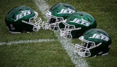 After failing to take off in New York, ex-Jet announces retirement