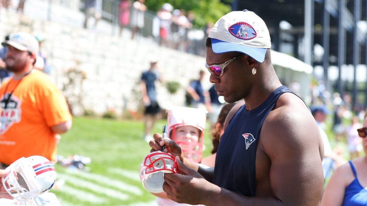 Keion White’s ‘unconventional’ attitude stands out on Day 3 of training camp – NBC Boston