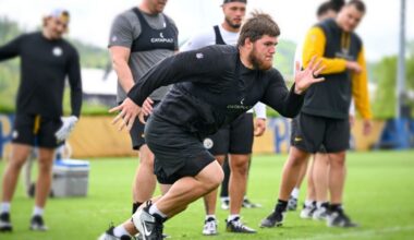 Zach Frazier of the Pittsburgh Steelers